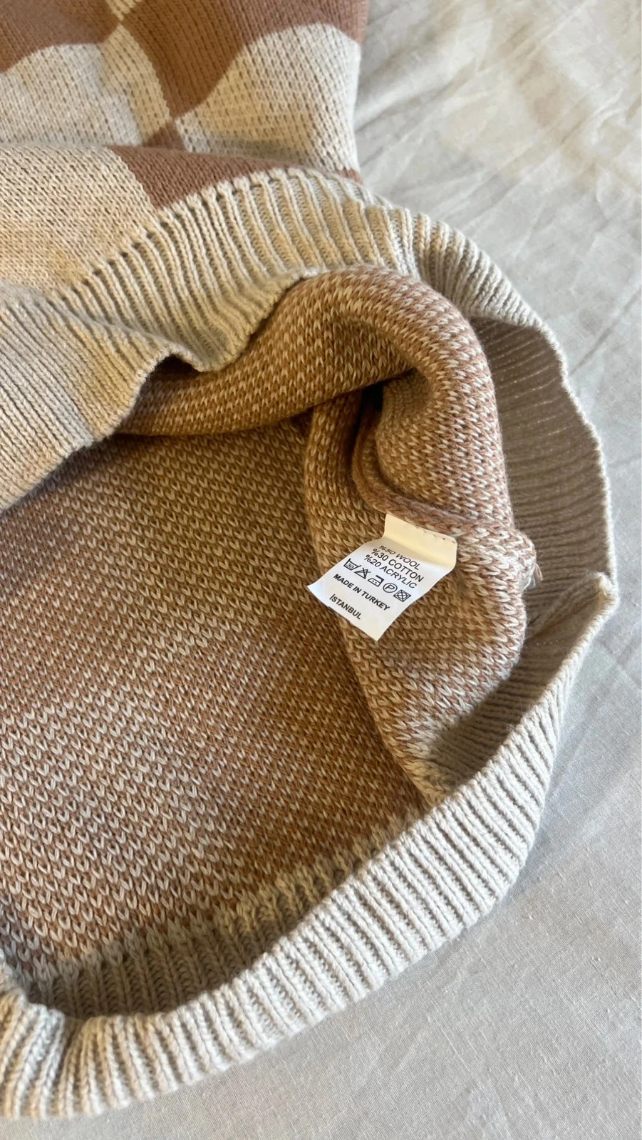 Brown & Beige Checkered Sweater Cozy & Stylish – photo 7